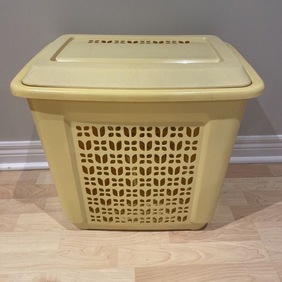 Rubbermaid Other - VINTAGE Tulip RUBBERMAID LAUNDRY HAMPER BASKET LID CATCH N CARRY Yellow 2987 USA